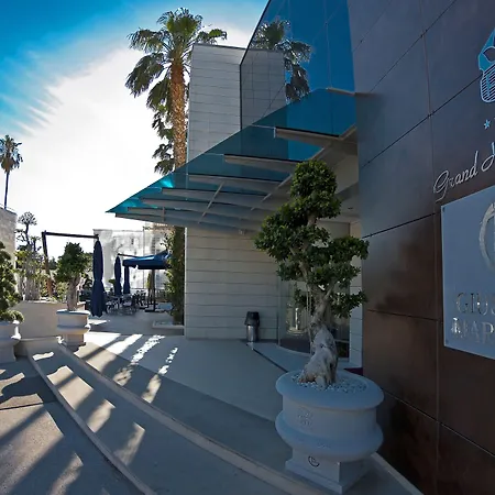 Grand Park 4*
