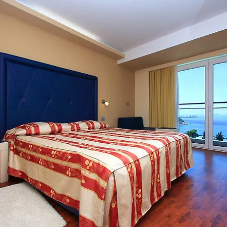 Grand Park Hotel 4*