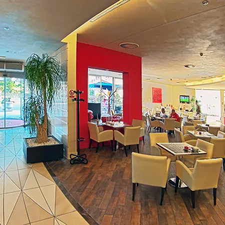 Grand Park מלון 4*